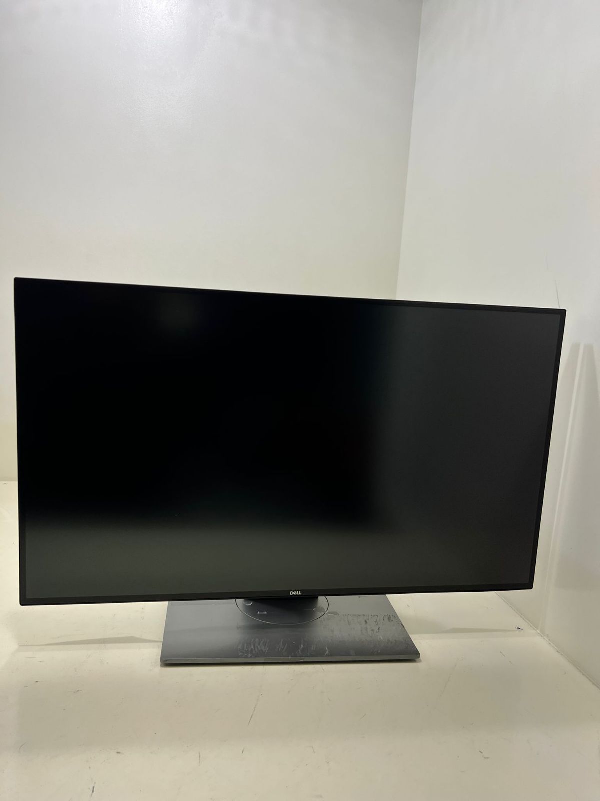 Dell U2720Q UltraSharp 27" 16:9 4K Ultra HD USB-C HDR IPS LCD LED Monitor - Refurbished