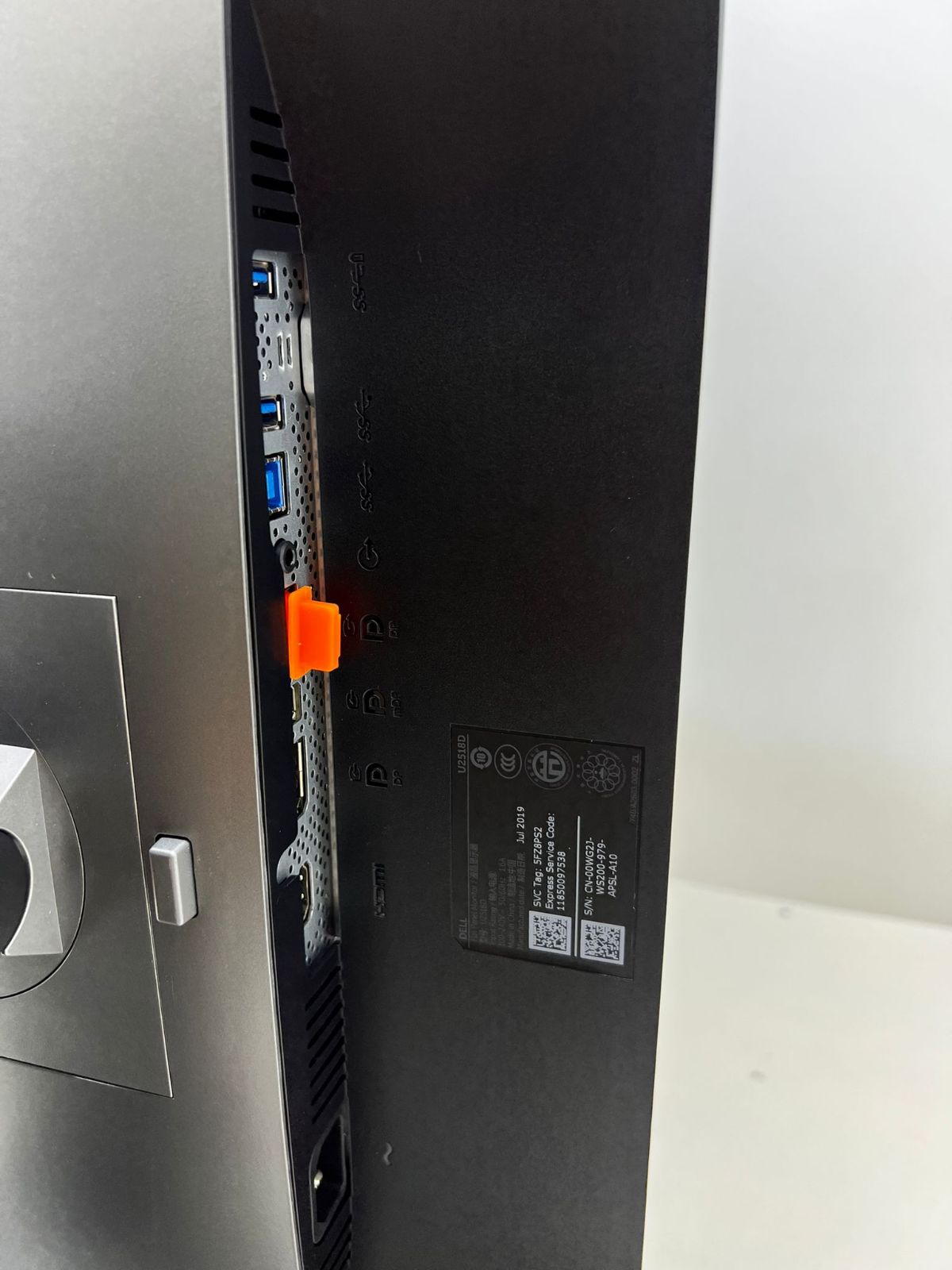 Dell UltraSharp U2518D 25" 2K QHD 1440p 5ms 60Hz Monitor, 350 cd/m², DP, HDMI, USB, Tilt, Height Adjustable, Swivel, Pivot, VESA Compatible - Refurbished